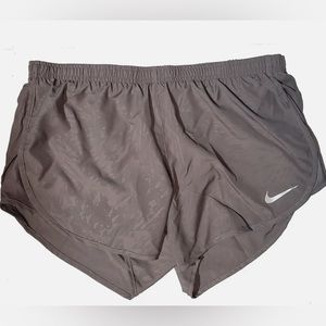 Nike Women's Tempo Modern Embossed 4" Running Shorts  AJ4713-056 NWT